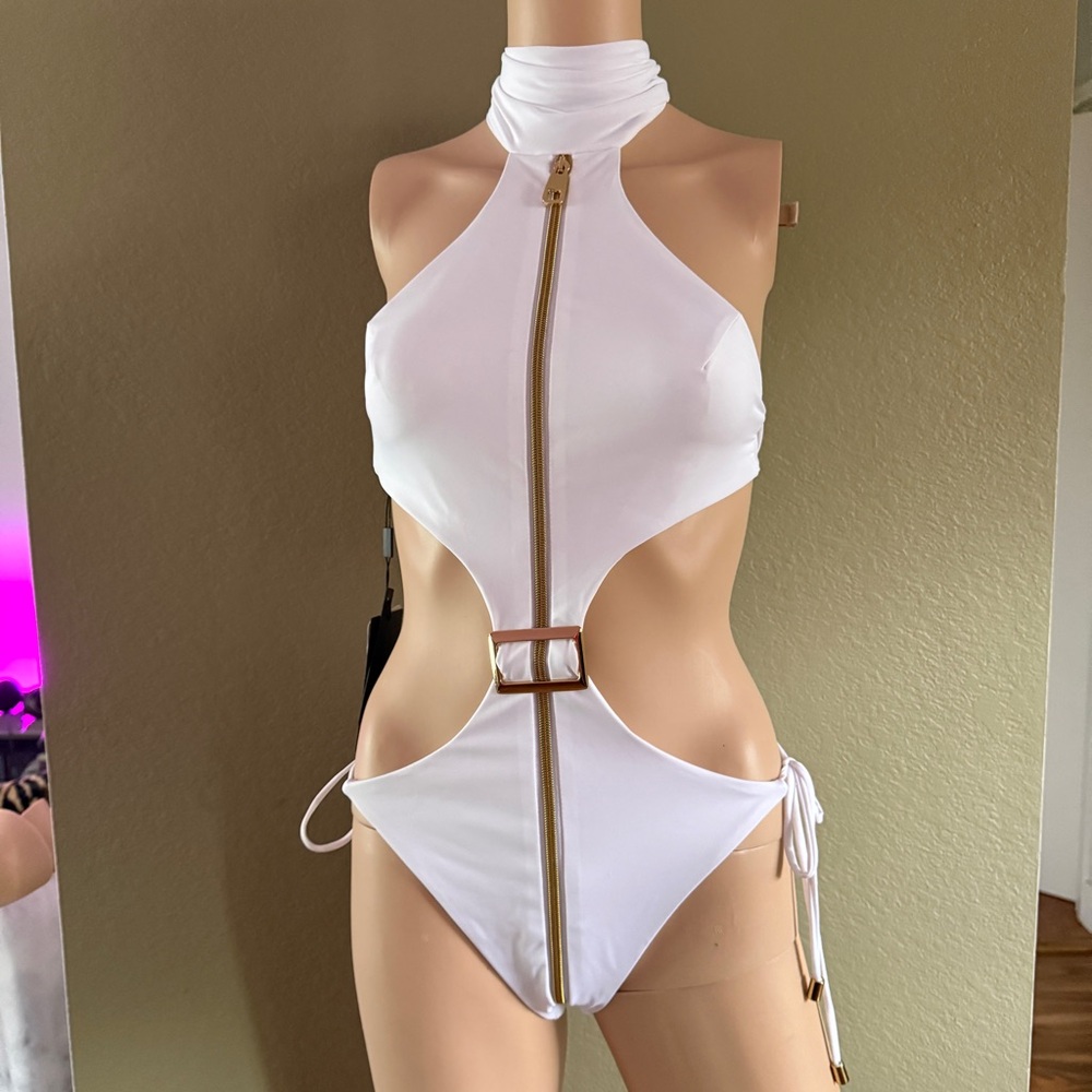 NWT Antoninas Luxury Cut Out White Designer Resort Cynosure Swimwear Size M - Picture 3 of 16